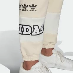 Women's Adidas Originals Logo Play Cuff Pants White WHITE -women‘s Sales Store H20449 2