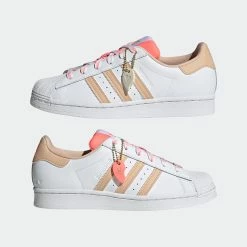Women's Adidas Originals Superstar Shoes Self-Love WHITE -women‘s Sales Store Women sadidasOriginalsSuperstarShoesSelf LoveGW0570 10